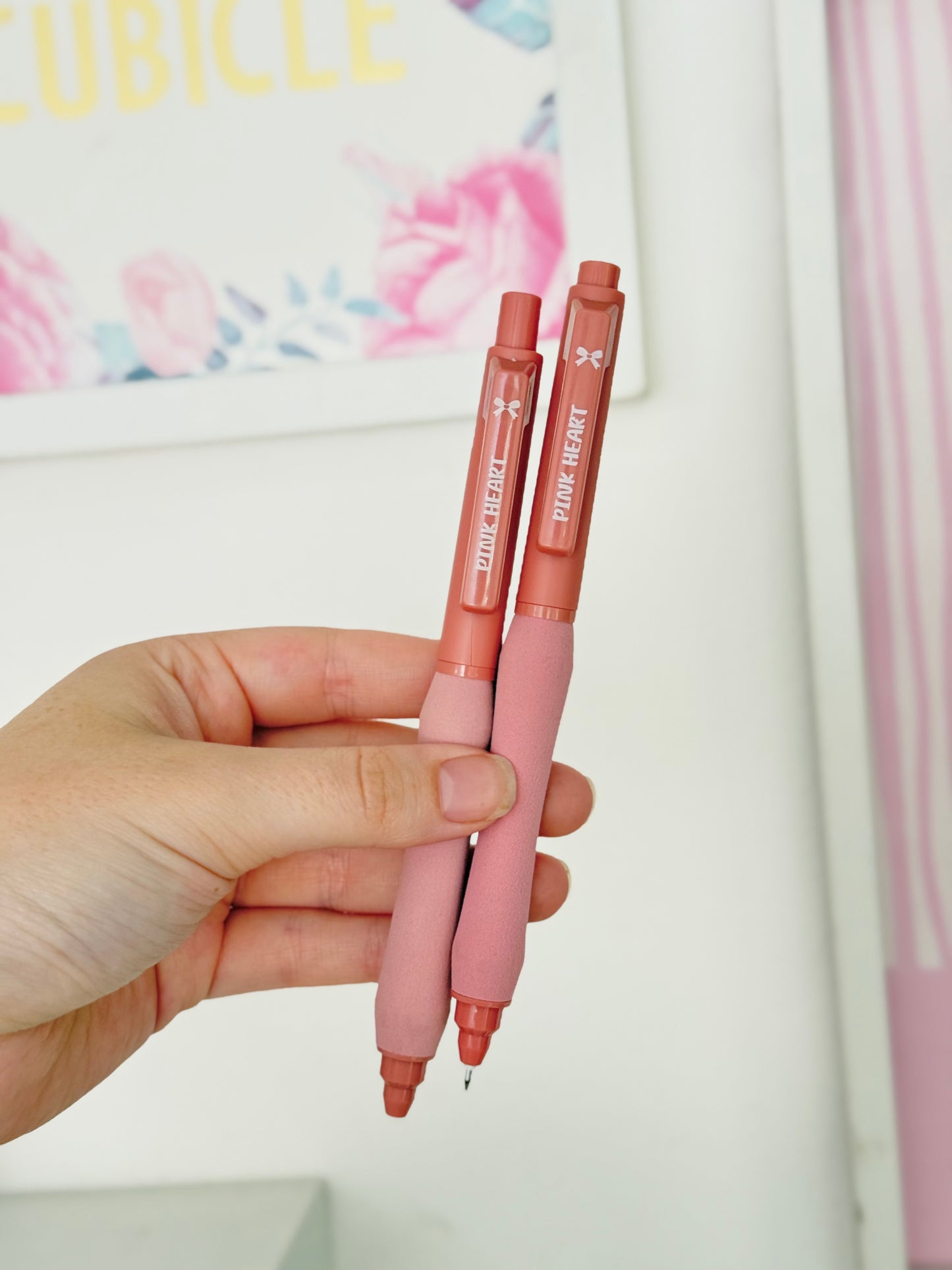 Lapicera moñito retráctil