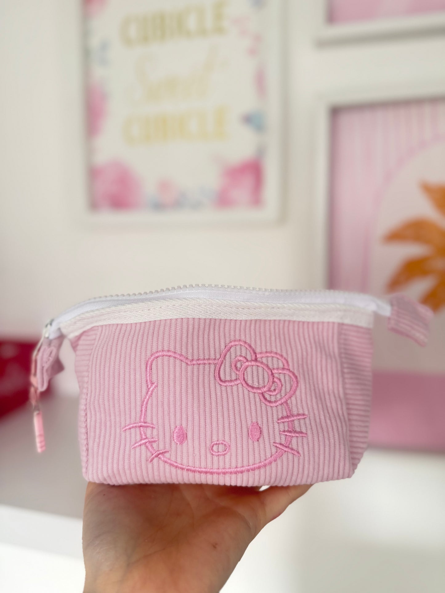 Cartuchera Hello Kitty con llavero